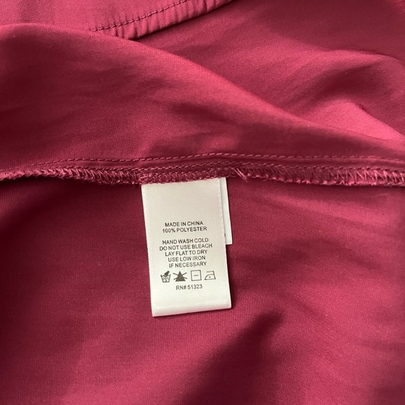 1.State Dark Red Satin Blouse Size L V-Neck Button Front 3/4 Sleeve - Picture 7 of 8